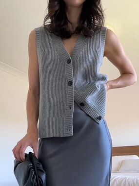 Quince cashmere sweater vest